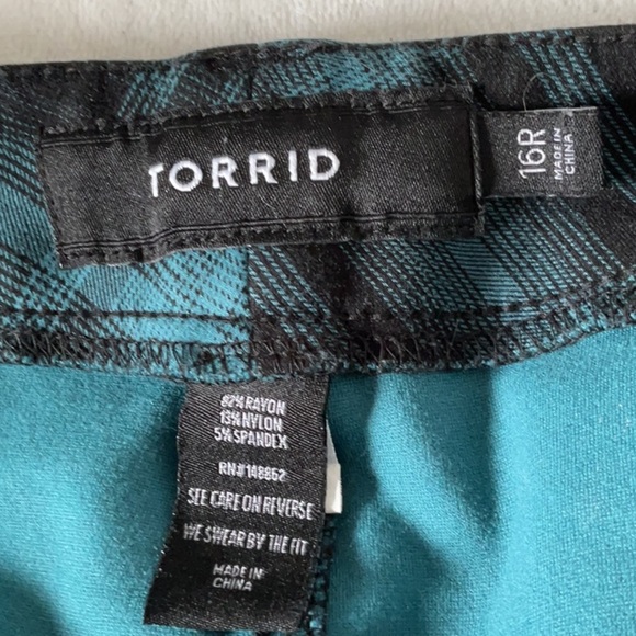Torrid Black and Blue Chinos Timeless Comfort - Picture 6 of 6